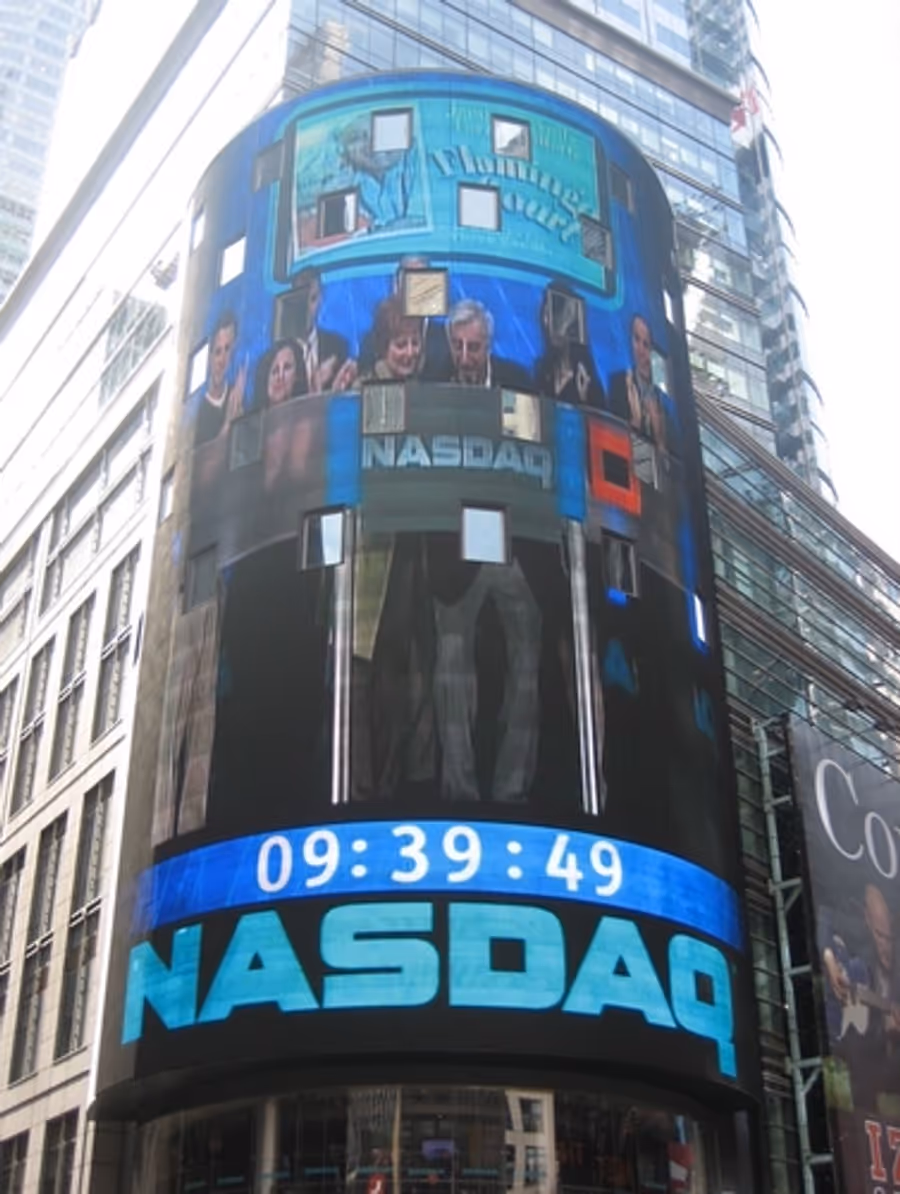 Photo Flash: Jamie Farr and Anita Gillette of 'Flamingo Court' Ring NASDAQ Bell Image