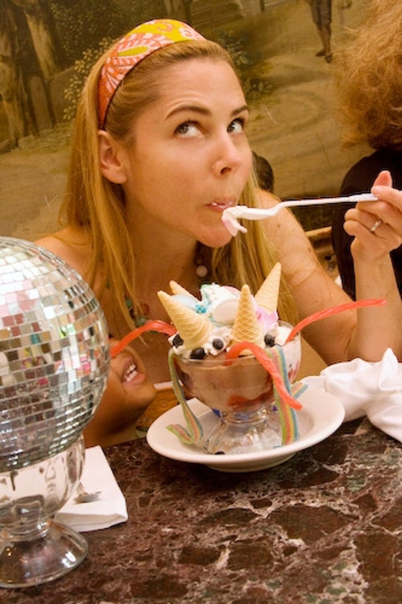 Photo Coverage: Xanadu Cast Enjoys 'Strange Magic' Sundae at Serendipity 3  Image