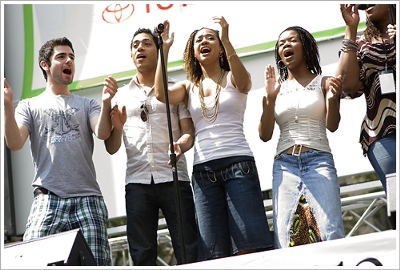 Photo Flash: 'Seasons of Love' RENT in Bryant Park  Image