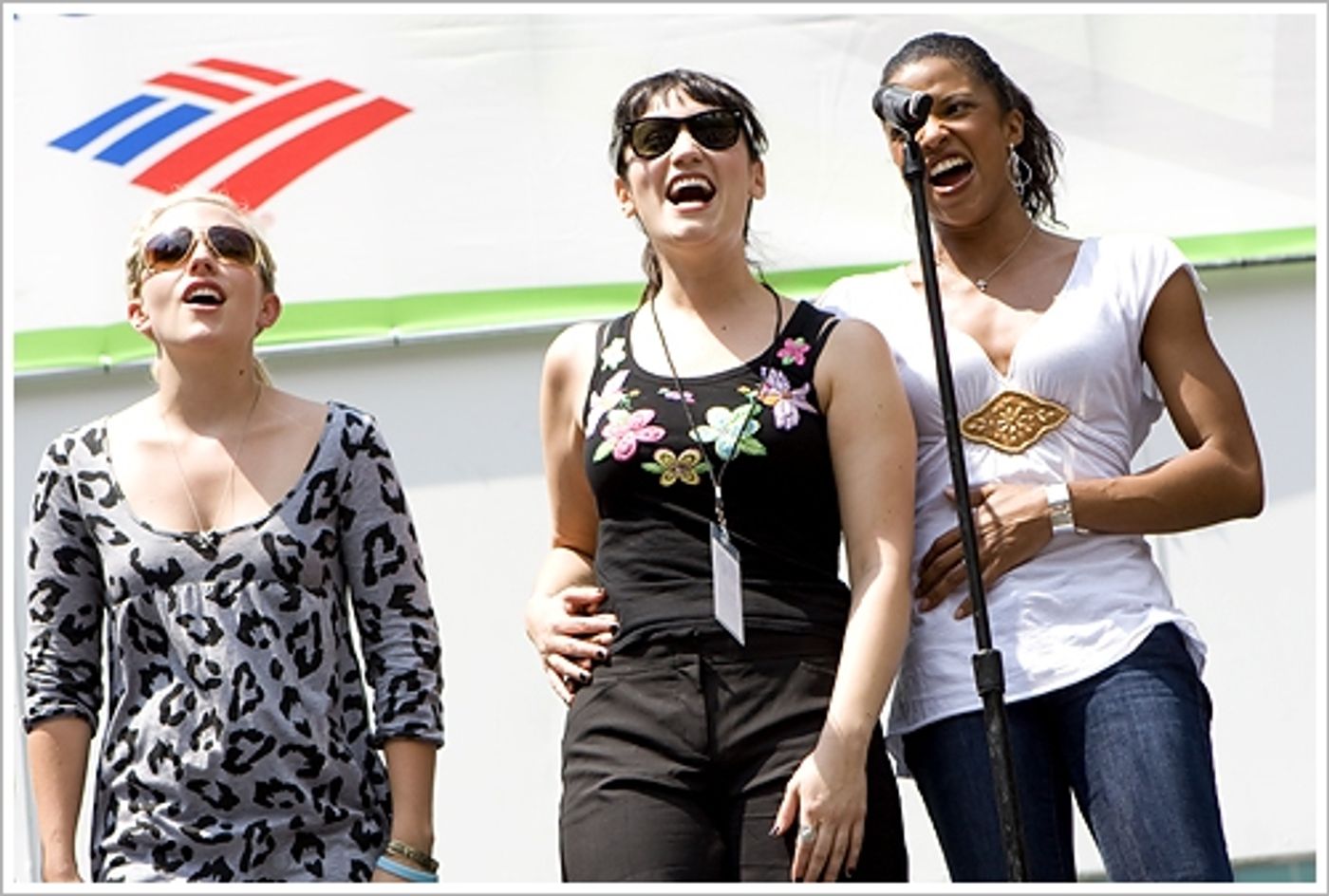 Photo Flash: 'Seasons of Love' RENT in Bryant Park  Image