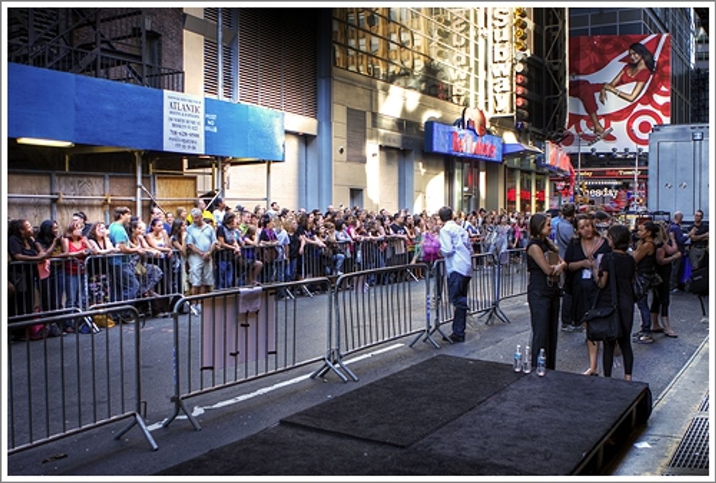 Photo Coverage: Final 'RENT' Performance Arrivals  Image