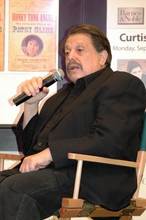 Ellis Nassour giving insight into the life of Patsy Cline
@ BroadwayWorld Ellis Nassour giving insight into the life of Patsy Cline
Photo