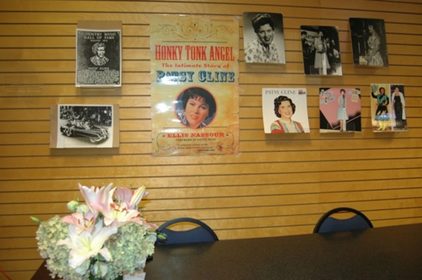 Photo Coverage: Nassour, Asher and Glasse Celebrate 'Honky Tonk Angel' at Barnes & Noble  Image