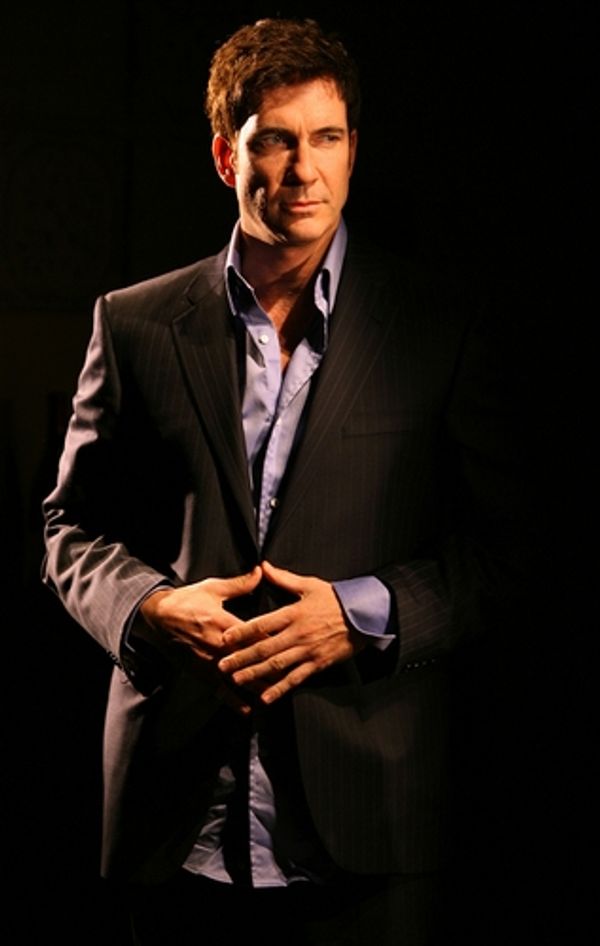Dylan McDermott Photo