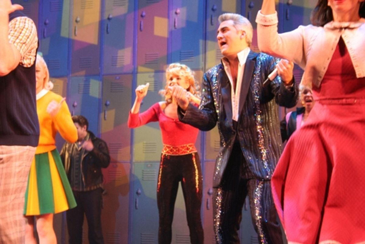 Taylor Hicks and the Grease ensemble at 