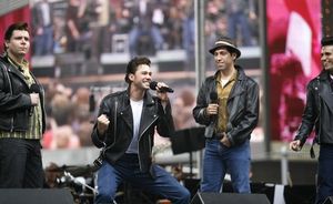 Ace Young and the cast of Grease @ BroadwayWorld Ace Young and the cast of Grease Photo