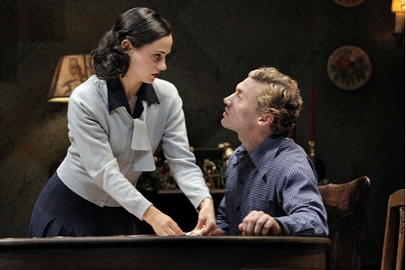 Photo Flash: 'A View from the Bridge' at the Guthrie Photo Flash: 'A View from the Bridge' at the Guthrie Image