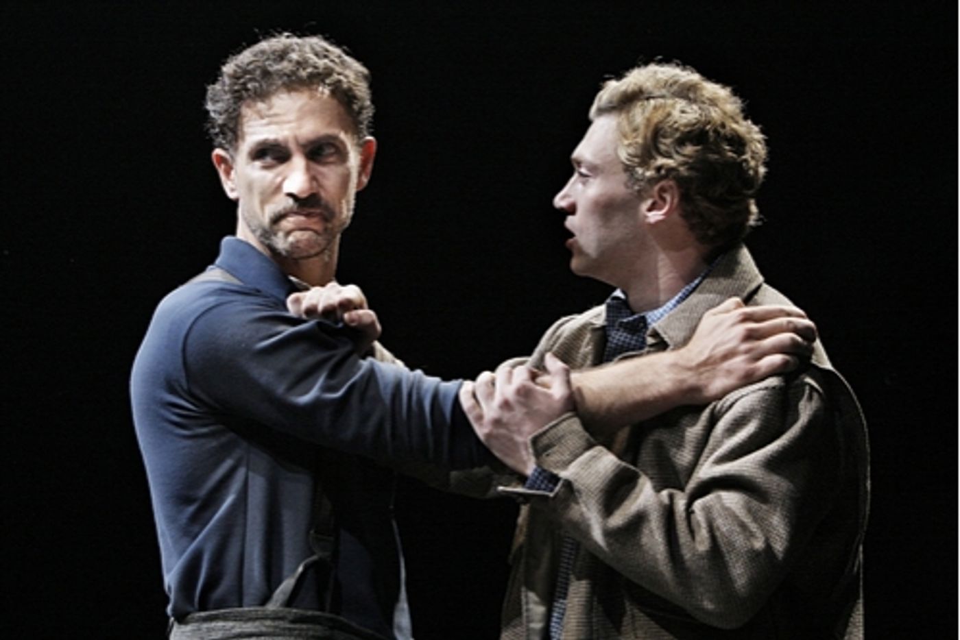 Photo Flash: 'A View from the Bridge' at the Guthrie Photo Flash: 'A View from the Bridge' at the Guthrie Image