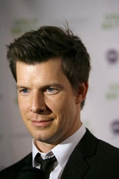 Eric Mabius Photo