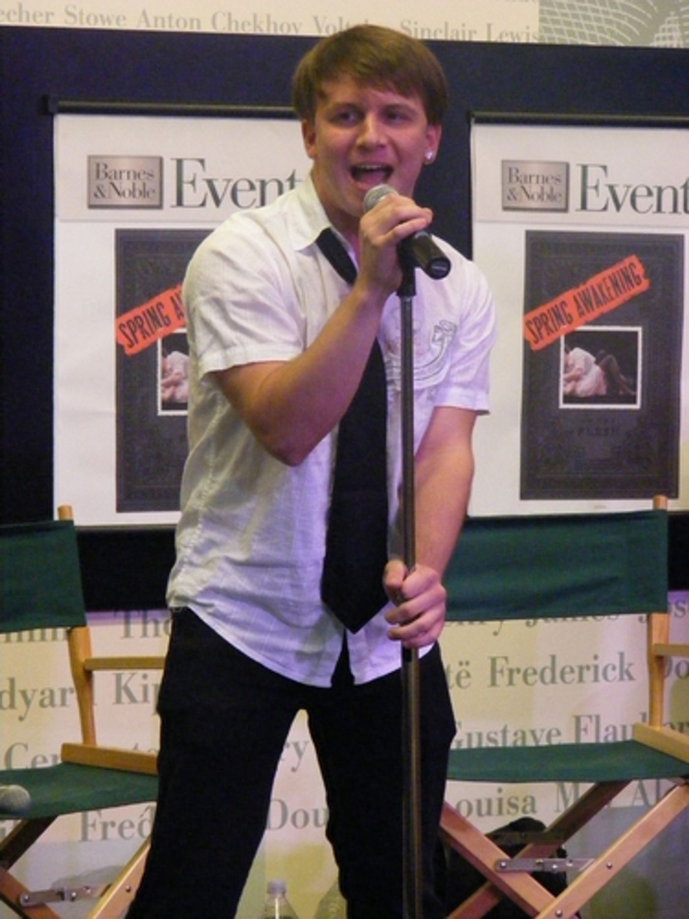 Photo Coverage: 'Spring Awakening In The Flesh' Performance and Book Signing at Barnes & Noble  Image