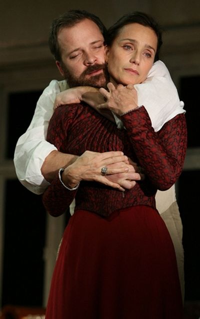 Peter Sarsgaard and Kristin Scott Thomas Photo