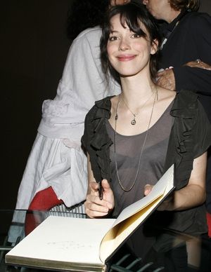 Rebecca Hall signing the Official book
@ BroadwayWorld Rebecca Hall signing the Official book
Photo