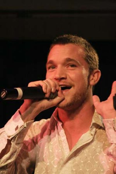 Tom Lowe Photo