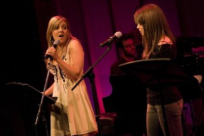 Helene Yorke and Phoebe Strole Photo