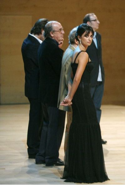 Penelope Cruz, Woody Allen, Javier Bardem and Jaume Roures Photo