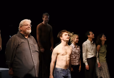 Richard Griffiths, Daniel Radcliffe and the cast Photo