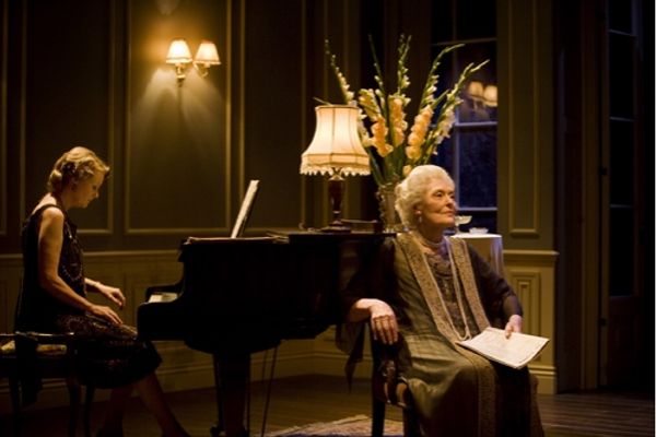 Jessica Turner (Lady Julia Farrant) and Helen Lindsay (Countess Mortimer Photo