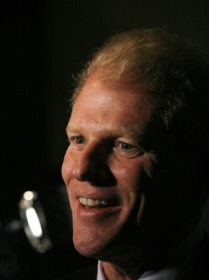 Noah Emmerich Photo