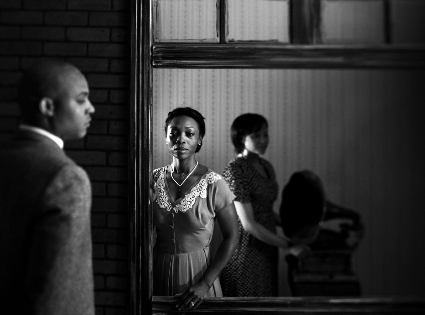 Photo Preview of Steppenwolf's 'The Glass Menagerie'  Image