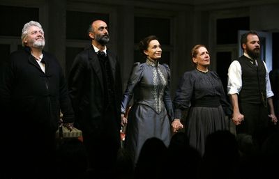 Julian Gamble, Ann Dowd, Kristin Scott Thomas, Peter Sarsgaard, Zoe Kazan, Carey Mull Photo
