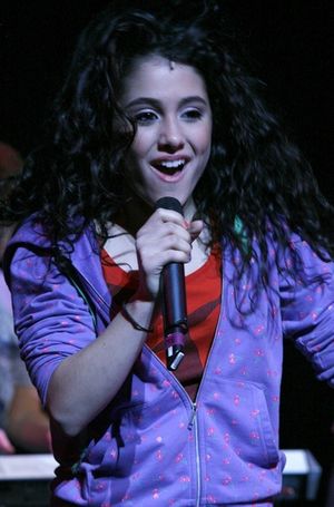 Ariana Grande
 Photo