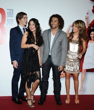 Zac Efron, Vanessa Hudgens, Corbin Bleu and Ashley Tisdale @ BroadwayWorld Zac Efron, Vanessa Hudgens, Corbin Bleu and Ashley Tisdale Photo