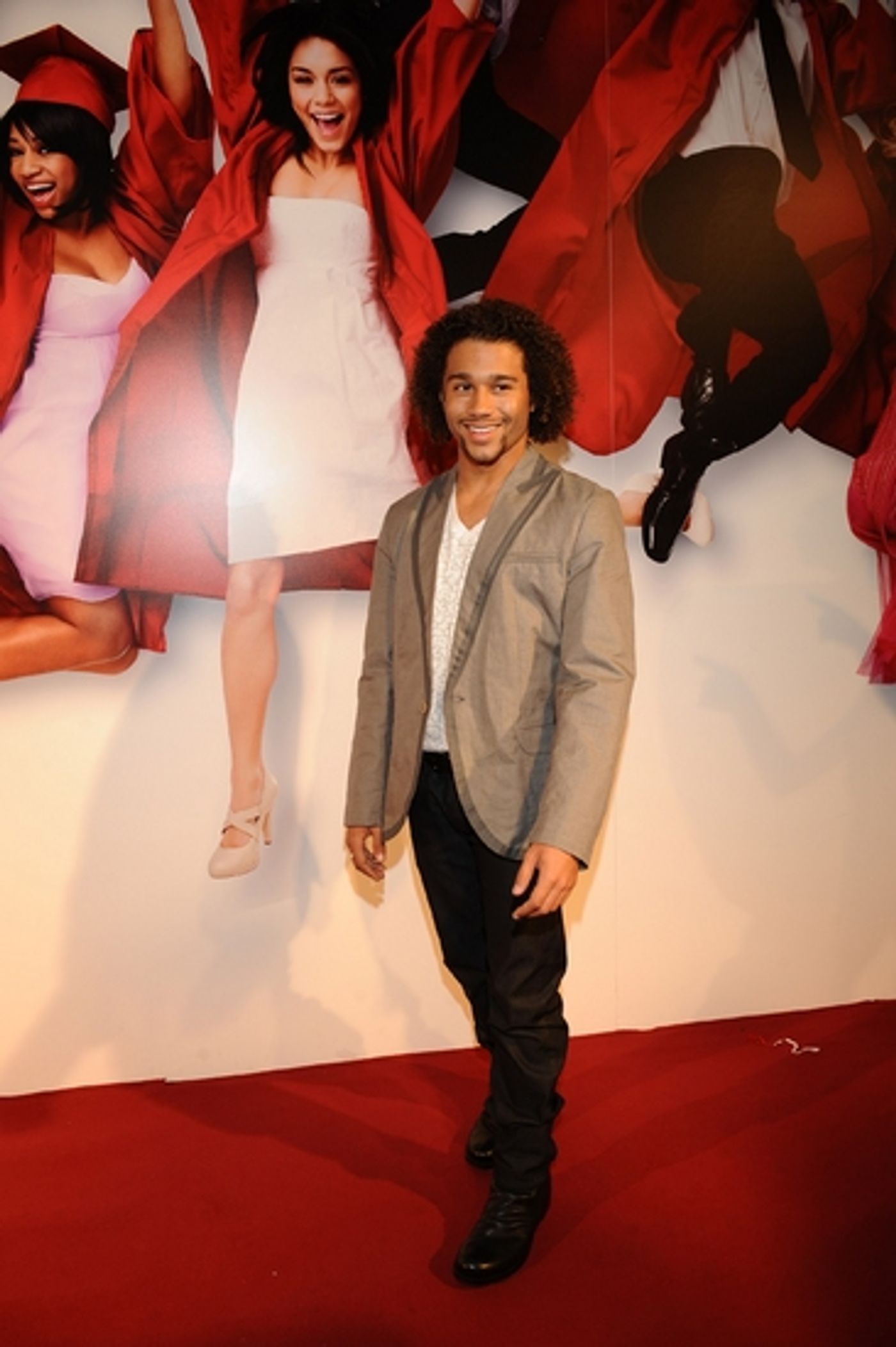 Photo Flash: Disney's 'High School Musical 3' Opens in Madrid, Spain  Image
