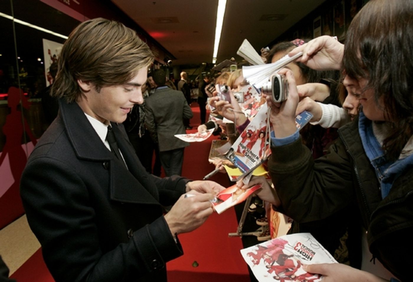 Photo Flash: Disney's 'High School Musical 3' Opens in Munich, Germany  Image