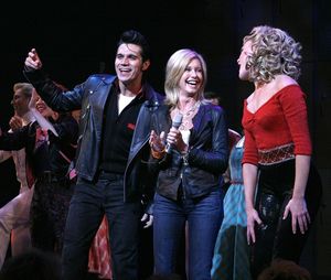 Derek Keeling, Olivia Newton-John and Ashley Spencer Photo