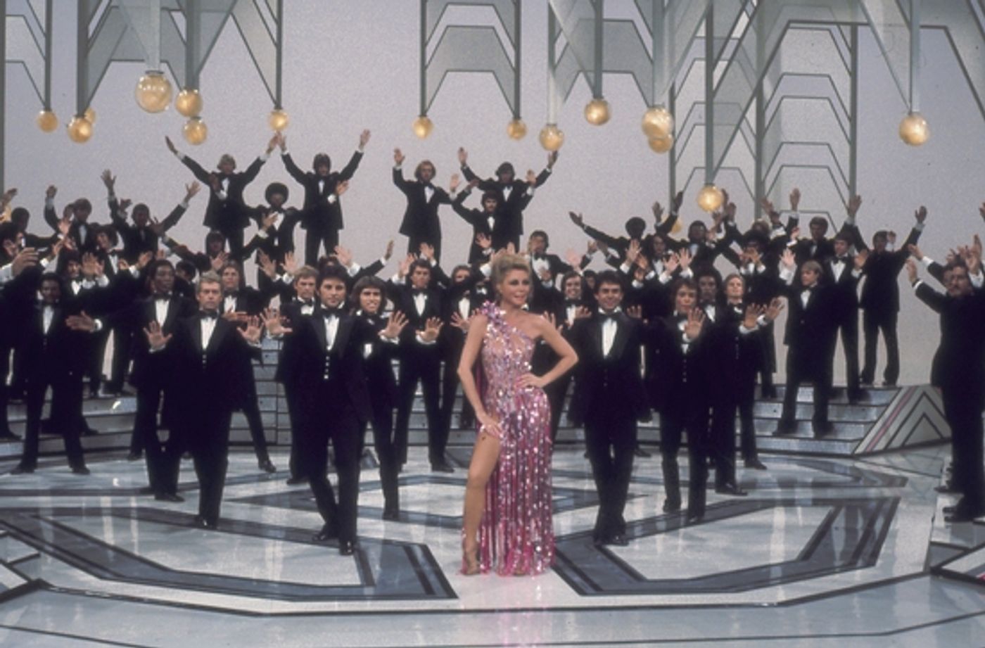 Photo Flash: Mitzi Gaynor  to Release 'Razzle Dazzle!' on 11/18  Image