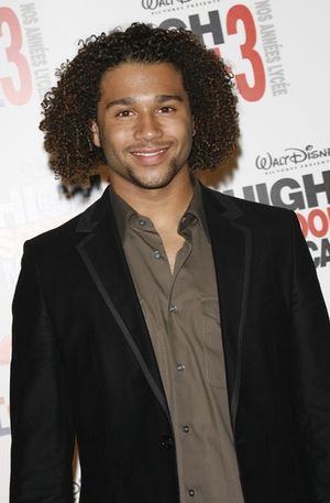 Corbin Bleu Photo