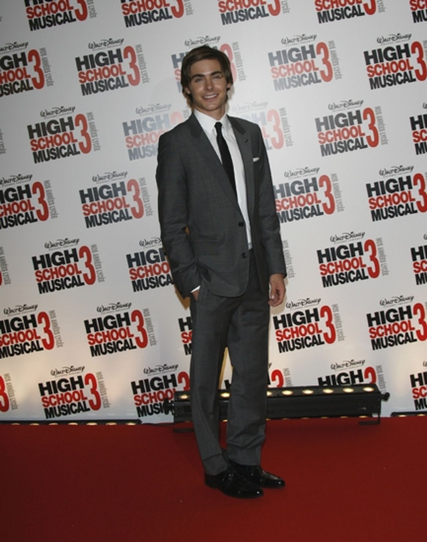 Photo Flash: High School Musical 3 Opens in Paris, France  Image
