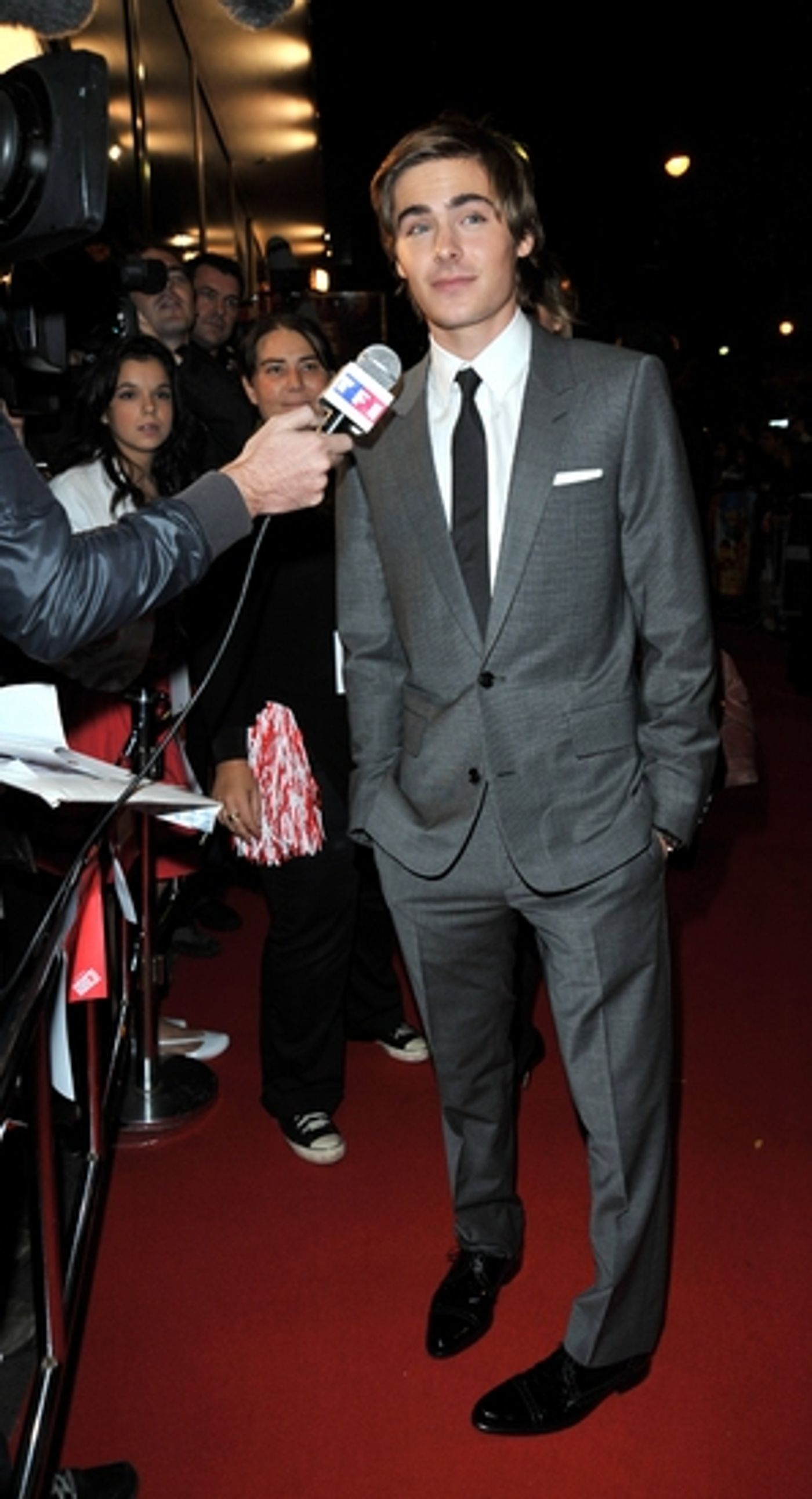 Photo Flash: High School Musical 3 Opens in Paris, France  Image