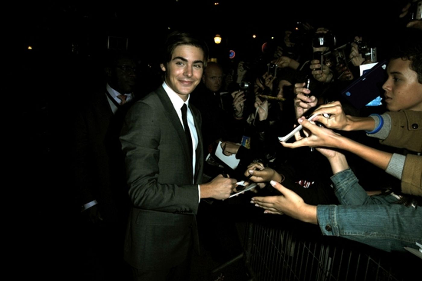 Photo Flash: High School Musical 3 Opens in Paris, France  Image