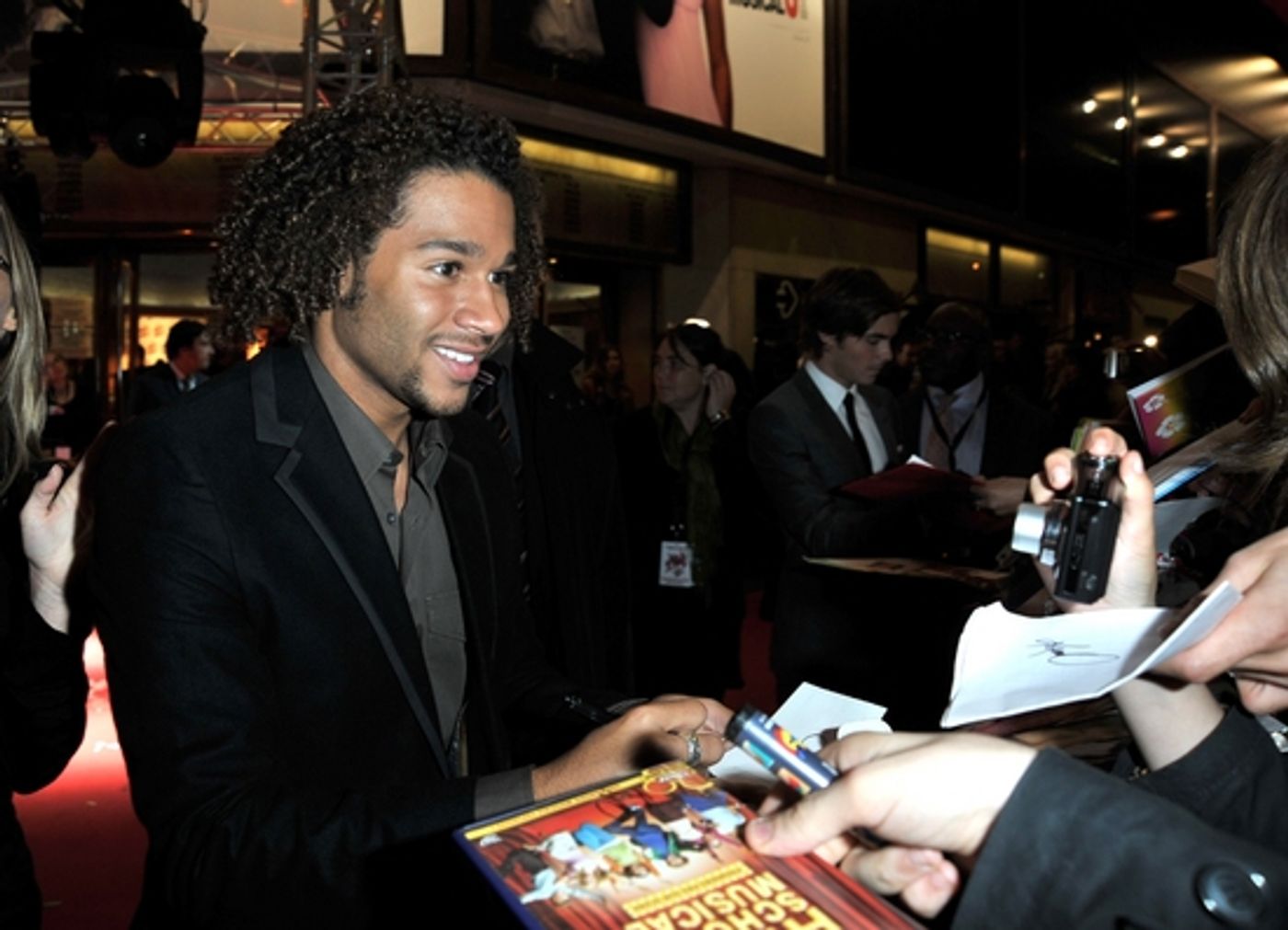 Photo Flash: High School Musical 3 Opens in Paris, France  Image