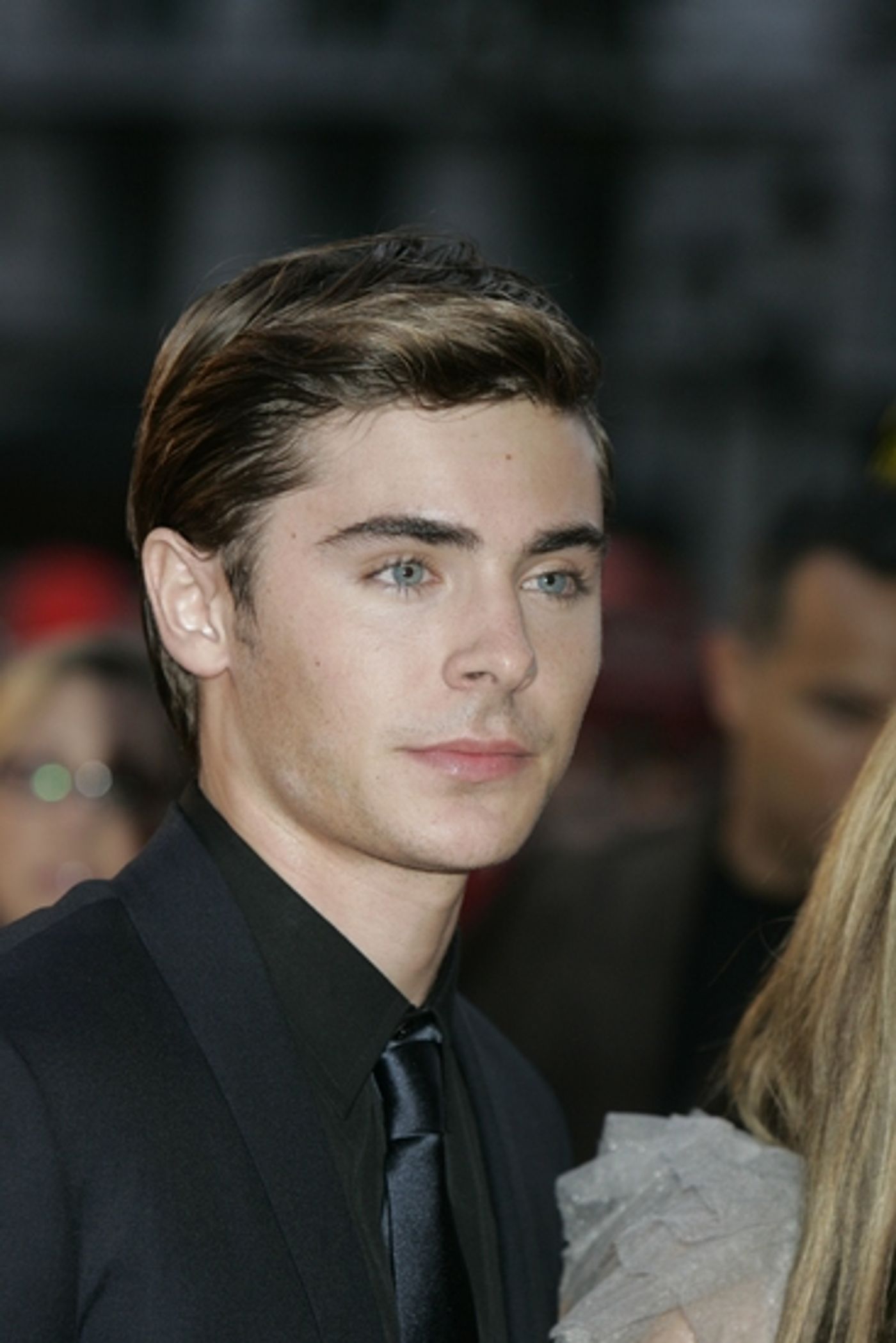 Photo Flash: High School Musical 3 Opens in London  Image