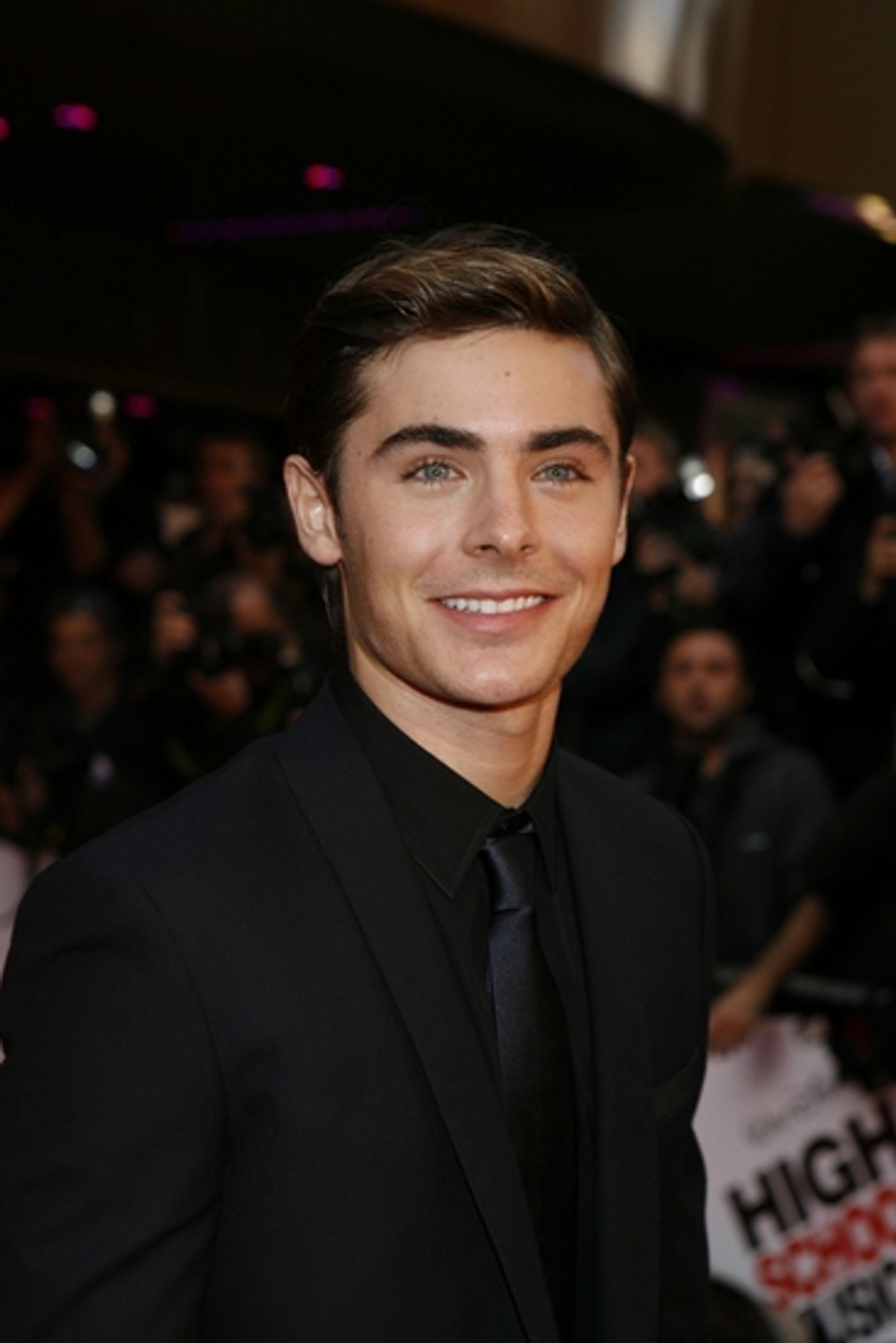 Photo Flash: High School Musical 3 Opens in London  Image