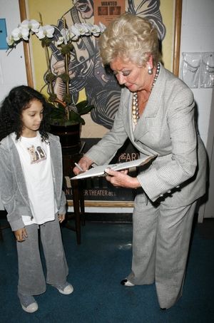 Laurissa Romain and Mitzi Gaynor

 Photo