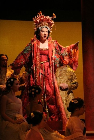 Irina Rindzuner as Princess Turandot

 Photo