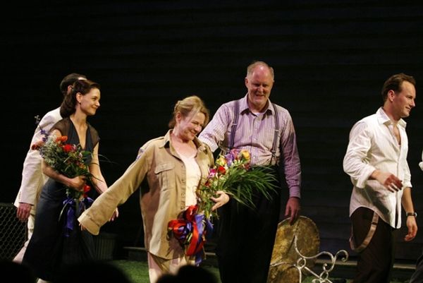 Katie Holmes, Dianne Wiest, John Lithgow and Patrick Wilson

 Photo