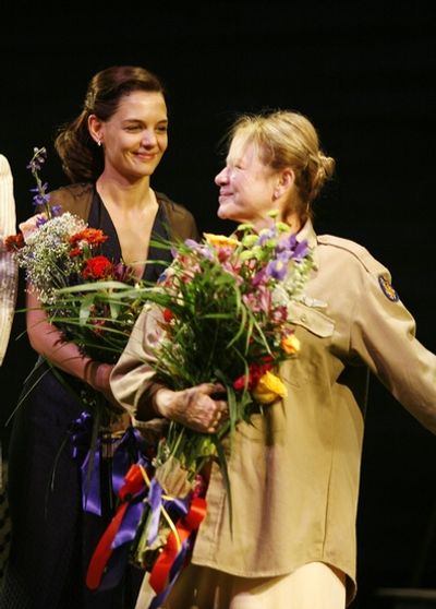 Katie Holmes and Dianne Wiest
 Photo
