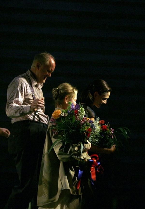 Katie Holmes, John Lithgow and Dianne Wiest Photo