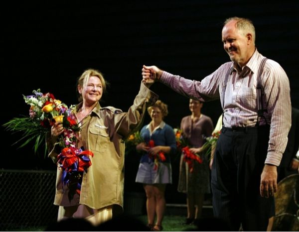 Dianne Wiest and John Lithgow
 Photo