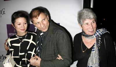 Simon McBurney and Guests

 Photo