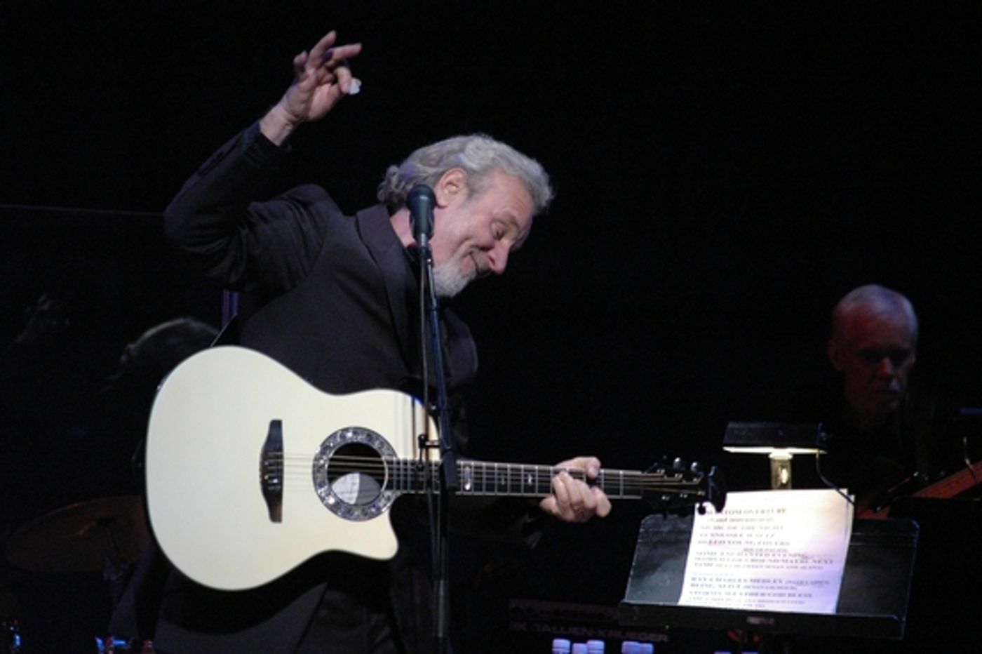 Photo Coverage: Colm Wilkinson in 'Broadway & Beyond' at Town Hall  Image