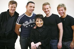 Jim Caruso, Tiger Martina, Liza Minnelli, Johnny Rodgers and Cortes Alexander
@ BroadwayWorld Jim Caruso, Tiger Martina, Liza Minnelli, Johnny Rodgers and Cortes Alexander
Photo