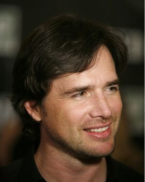 Matthew Settle
 Photo