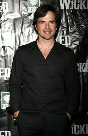 Matthew Settle
 Photo