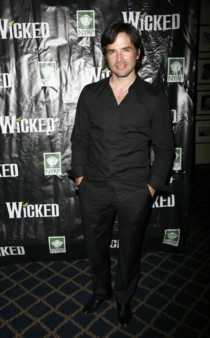 Matthew Settle
 Photo