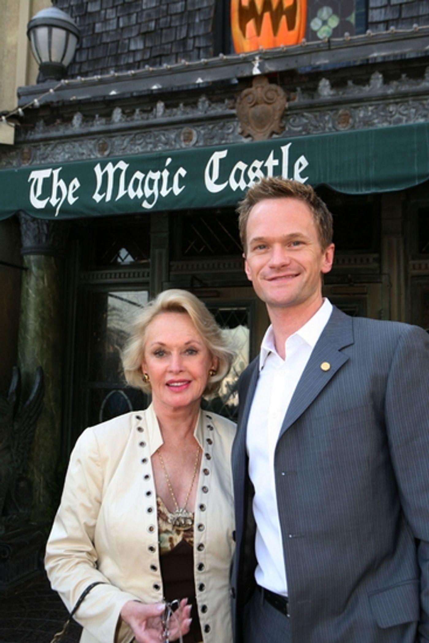Photo Flash: Neil Patrick Harris Attends Unveiling of NEW Harry Houdini Star at the Magic Castle Photo Flash: Neil Patrick Harris Attends Unveiling of NEW Harry Houdini Star at the Magic Castle Image